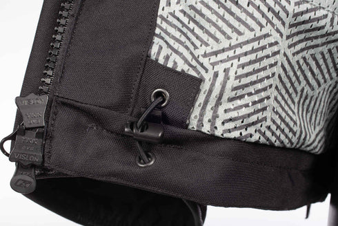 LATITUDE JACKET STEALTH BLACK